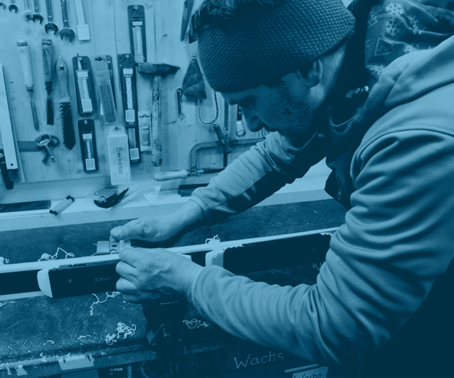 Skiservice in Handarbeit