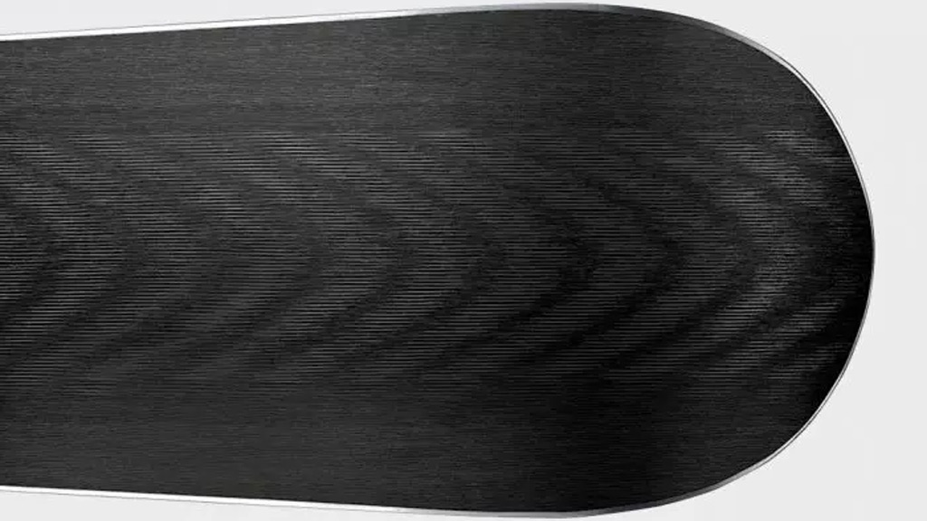 Stufenlos regelbare Stein- und Abziehgeschwindigkeit und der mehrstufigen Diamant-Tiefenzustellung bieten eine Variantenvielzahl an Belagstrukturen